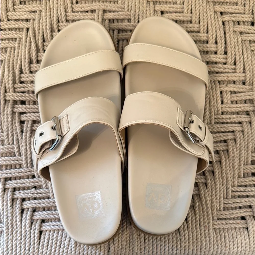dv Dolce Vita Women 8.5 Taupe Annie Platform Two Strap Buckle Slip On Sandal